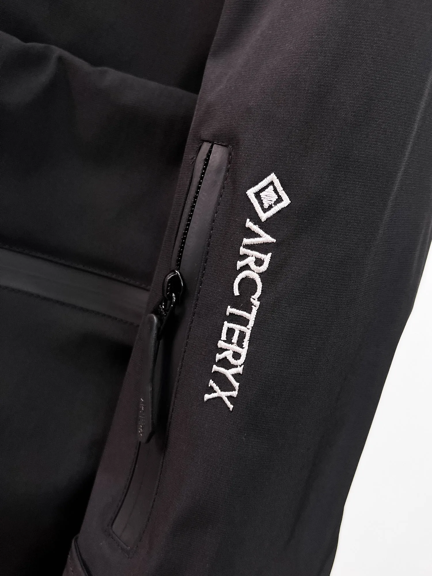 Same Style， ， 2026 New Arrival ， Original Premium Breathable ， ， ， Quality。 ， Sizes：M～3XL